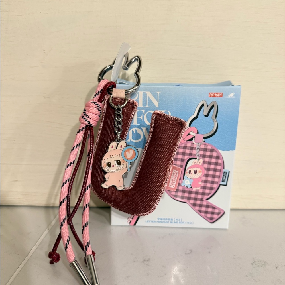 THE MONSTERS Pin for Love Series-Letter Pendant Letter U
